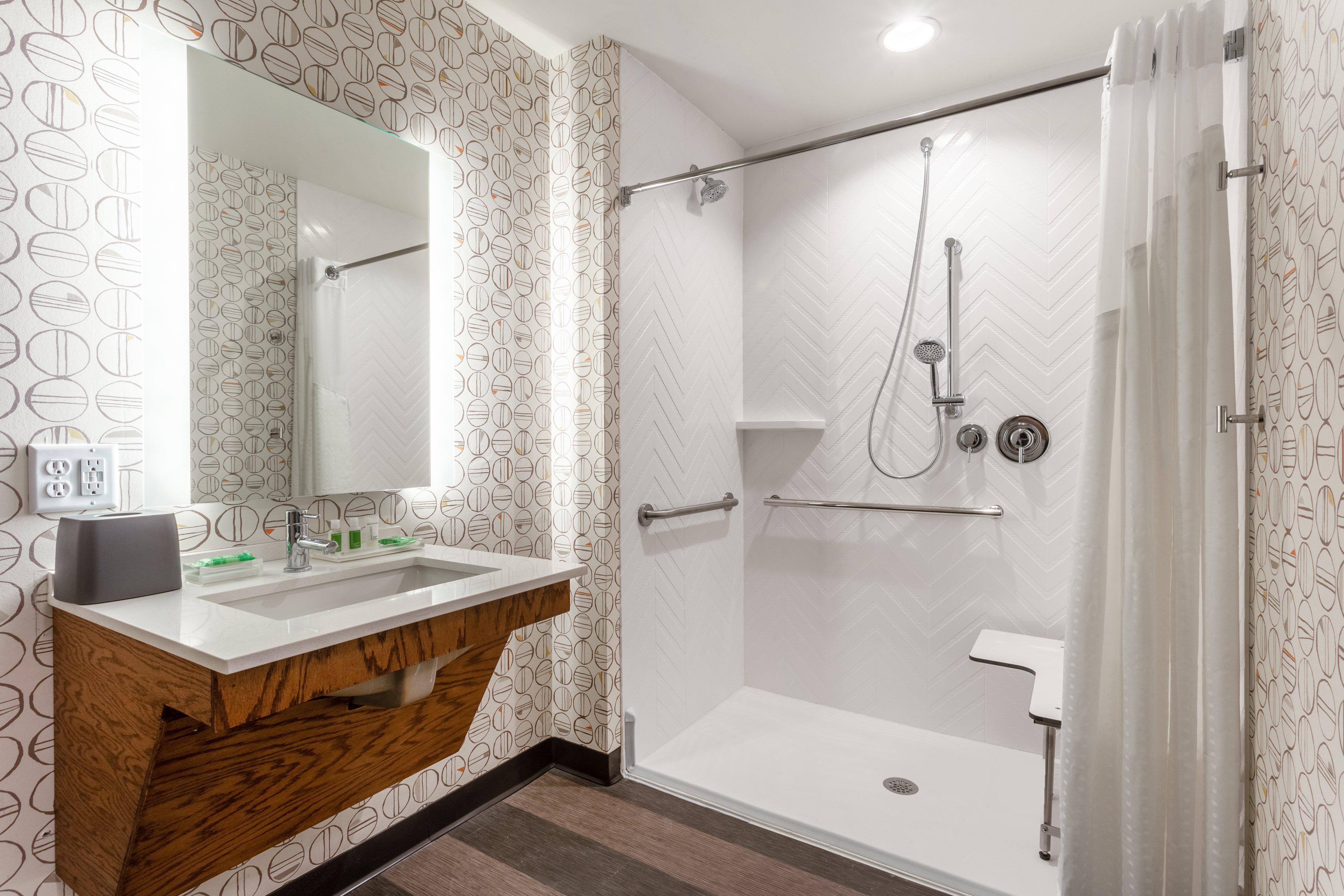 Holiday Inn & Suites Cedar Falls-Waterloo Event Ctr By Ihg Экстерьер фото